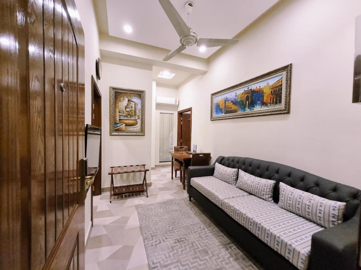 Hayyat Luxury Hotel Suites Lahore Exterior photo