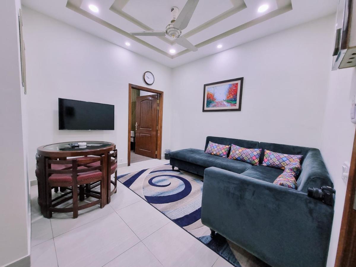 Hayyat Luxury Hotel Suites Lahore Exterior photo