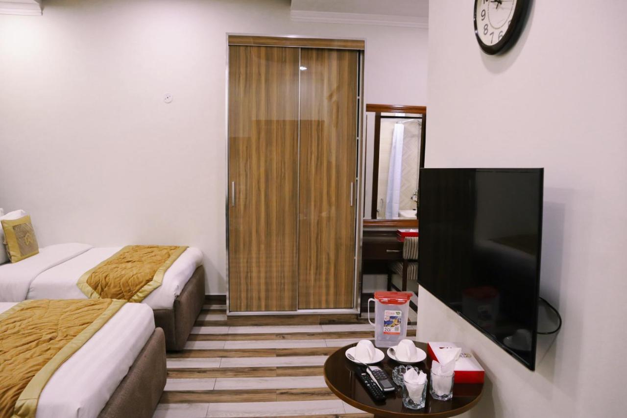 Hayyat Luxury Hotel Suites Lahore Exterior photo